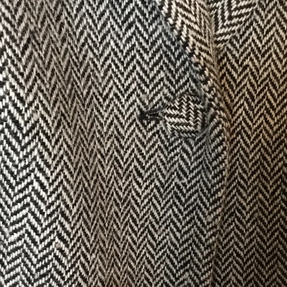 Kay Unger Black & White Herringbone Tweed Wool Blend Blazer - 8